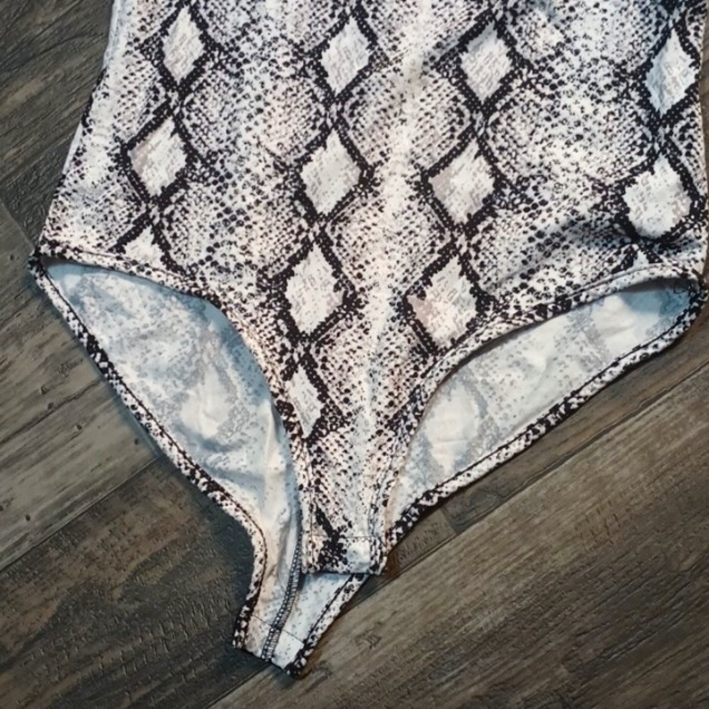 Women's Snakeskin Bodysuit - Picture 5 of 8